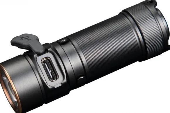 Fenix E18R V2.0
